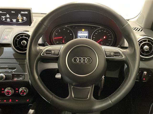 A1スポーツバック ミッドナイトリミテッド SSDナビゲーション CD/DVDプレイヤー Bluetooth バイキセノンパッケージ コンビニエンスパッケージ  シートヒーター(フロント) ドライブレコーダー ETC(6枚目)