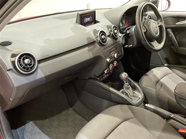 A1スポーツバック ミッドナイトリミテッド SSDナビゲーション CD/DVDプレイヤー Bluetooth バイキセノンパッケージ コンビニエンスパッケージ  シートヒーター(フロント) ドライブレコーダー ETC(26枚目)