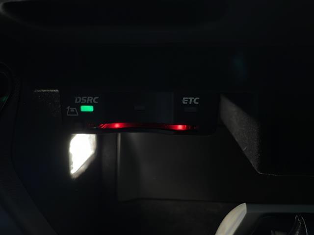 A3 スポーツバック2.0TFSIクワトロ スポーツ Sラインパッケージ LEDヘッドライト LEDリヤダイナミックターンインディケーター Audiバーチャルコックピット スポーツバンパー Slineスポーツサスペンション(20枚目)