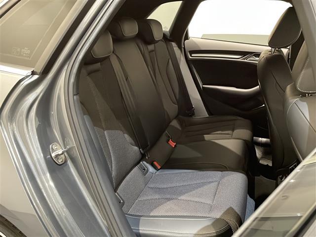 A3 スポーツバック2.0TFSIクワトロ スポーツ Sラインパッケージ LEDヘッドライト LEDリヤダイナミックターンインディケーター Audiバーチャルコックピット スポーツバンパー Slineスポーツサスペンション(21枚目)