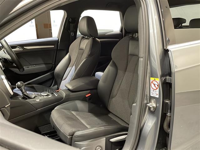 A3 スポーツバック2.0TFSIクワトロ スポーツ Sラインパッケージ LEDヘッドライト LEDリヤダイナミックターンインディケーター Audiバーチャルコックピット スポーツバンパー Slineスポーツサスペンション(24枚目)