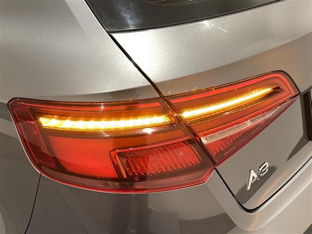 A3 スポーツバック2.0TFSIクワトロ スポーツ Sラインパッケージ LEDヘッドライト LEDリヤダイナミックターンインディケーター Audiバーチャルコックピット スポーツバンパー Slineスポーツサスペンション(41枚目)