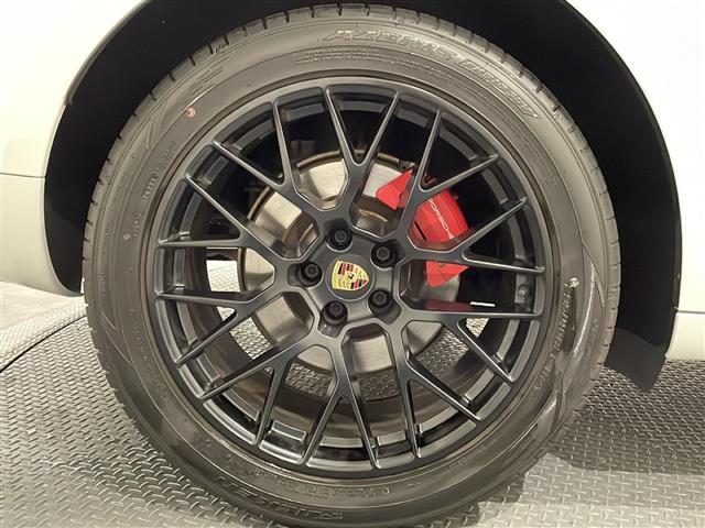 マカン マカンＧＴＳ　ベンチレーション　シートヒーター　レーンキープアシストアダプティブクルーズコントロール　ＲＳスパイダー２０インチＡＷ　スポーツエグゾーストシステム　ＡｐｐｌｅＣａｒＰｌａｙ　Ｂｌｕｅｔｏｏｔｈ（23枚目）