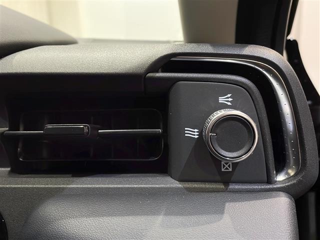 ヴェゼル ｅ：ＨＥＶ　Ｚ　ホンダセンシング　Ｈｏｎｄａ　ＣＯＮＮＥＣＴディスプレー　純正ナビゲーションシステム　ＴＶ／ＢＴ／ＵＳＢ・ＥＴＣ２．０　安全支援情報　路肩逸脱抑制機能　ブラインドスポットインフォメーシ（11枚目）
