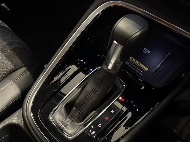 ヴェゼル ｅ：ＨＥＶ　Ｚ　ホンダセンシング　Ｈｏｎｄａ　ＣＯＮＮＥＣＴディスプレー　純正ナビゲーションシステム　ＴＶ／ＢＴ／ＵＳＢ・ＥＴＣ２．０　安全支援情報　路肩逸脱抑制機能　ブラインドスポットインフォメーシ（13枚目）