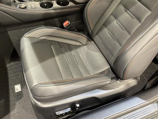 RC RC350 Fスポーツ プライムブラック レーザークルーズコントロール レクサスダイナミックハンドリングシステム レクサスセーフティーシステム ベンチレーション ステアリングヒーター シートヒーター パワーシート保証書 取扱説明書 スペアキー(6枚目)