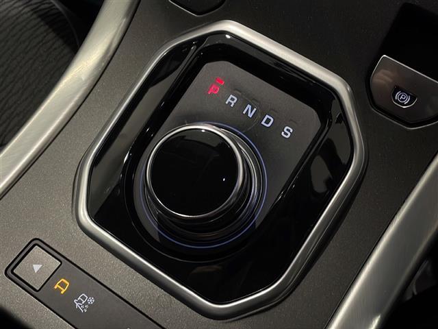 レンジローバーイヴォーク フリースタイル　クルーズコントロール　レーンデパーチャーワーニング　パークアシスト　ハンズフリーパワーテールゲート　シートヒーター　オートハイビームアシスト　前後ドライブレコーダー　スペアキー（12枚目）