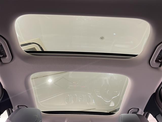 Ｅクラス Ｅ４５０　４マチック　エクスクルーシブ　エクスクルーシブパッケージ　パノラミックスライディングルーフ　Ｂｕｒｍｅｓｔｅｒサラウンドサウンドシステム　シートベンチレーター　レーダーセーフティパッケージ　アクティブディスタンスアシスト（5枚目）