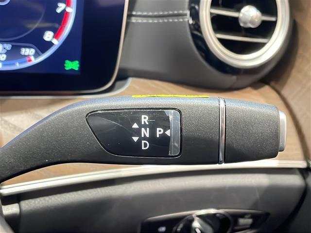 Ｅクラス Ｅ４５０　４マチック　エクスクルーシブ　エクスクルーシブパッケージ　パノラミックスライディングルーフ　Ｂｕｒｍｅｓｔｅｒサラウンドサウンドシステム　シートベンチレーター　レーダーセーフティパッケージ　アクティブディスタンスアシスト（11枚目）