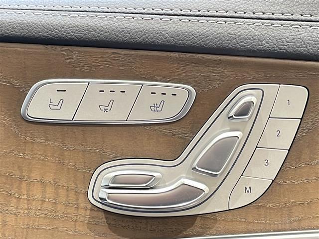 Ｅクラス Ｅ４５０　４マチック　エクスクルーシブ　エクスクルーシブパッケージ　パノラミックスライディングルーフ　Ｂｕｒｍｅｓｔｅｒサラウンドサウンドシステム　シートベンチレーター　レーダーセーフティパッケージ　アクティブディスタンスアシスト（12枚目）