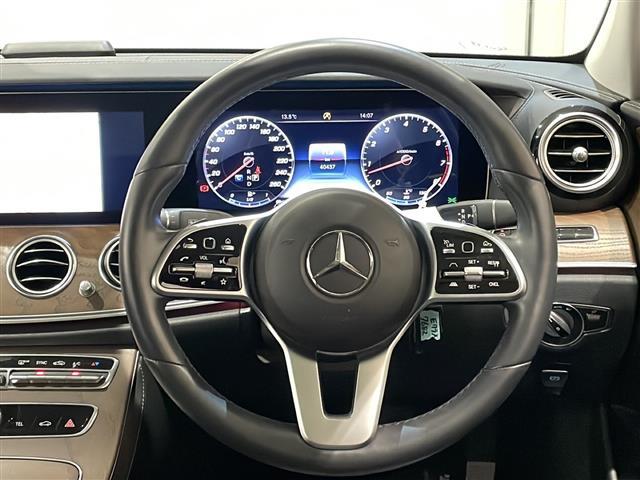 Ｅクラス Ｅ４５０　４マチック　エクスクルーシブ　エクスクルーシブパッケージ　パノラミックスライディングルーフ　Ｂｕｒｍｅｓｔｅｒサラウンドサウンドシステム　シートベンチレーター　レーダーセーフティパッケージ　アクティブディスタンスアシスト（17枚目）