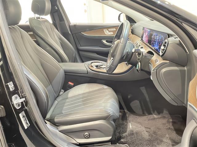 Ｅクラス Ｅ４５０　４マチック　エクスクルーシブ　エクスクルーシブパッケージ　パノラミックスライディングルーフ　Ｂｕｒｍｅｓｔｅｒサラウンドサウンドシステム　シートベンチレーター　レーダーセーフティパッケージ　アクティブディスタンスアシスト（18枚目）