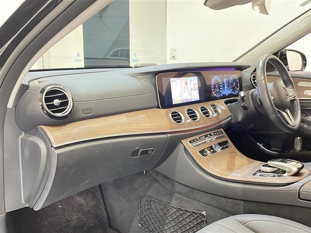 Ｅクラス Ｅ４５０　４マチック　エクスクルーシブ　エクスクルーシブパッケージ　パノラミックスライディングルーフ　Ｂｕｒｍｅｓｔｅｒサラウンドサウンドシステム　シートベンチレーター　レーダーセーフティパッケージ　アクティブディスタンスアシスト（20枚目）