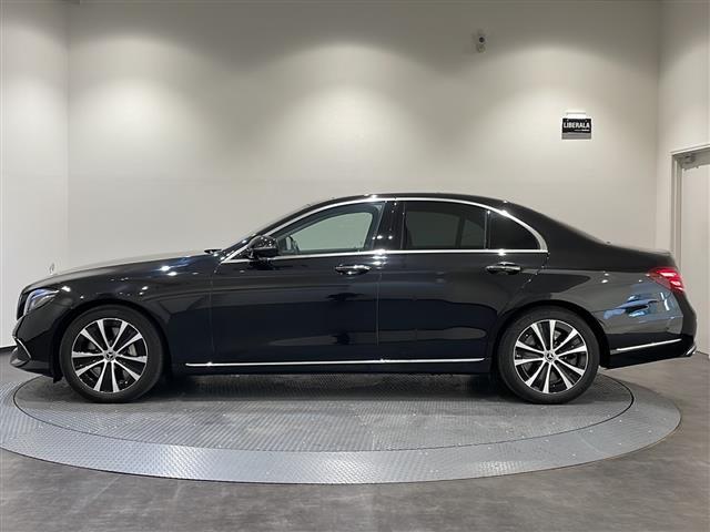 Ｅクラス Ｅ４５０　４マチック　エクスクルーシブ　エクスクルーシブパッケージ　パノラミックスライディングルーフ　Ｂｕｒｍｅｓｔｅｒサラウンドサウンドシステム　シートベンチレーター　レーダーセーフティパッケージ　アクティブディスタンスアシスト（35枚目）