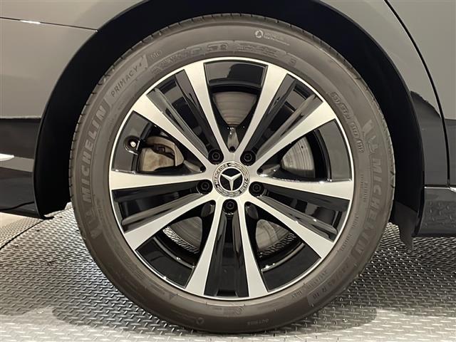 Ｅクラス Ｅ４５０　４マチック　エクスクルーシブ　エクスクルーシブパッケージ　パノラミックスライディングルーフ　Ｂｕｒｍｅｓｔｅｒサラウンドサウンドシステム　シートベンチレーター　レーダーセーフティパッケージ　アクティブディスタンスアシスト（40枚目）