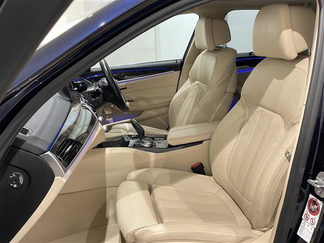 5シリーズ 530iラグジュアリー ハイラインパッケージ アンビエントライト 10.2インチ純正HDDナビ 360度カメラ アダクティブクルーズコントロール レーンキーピングアシスト DSRC アダクティブLEDヘッドライト(8枚目)