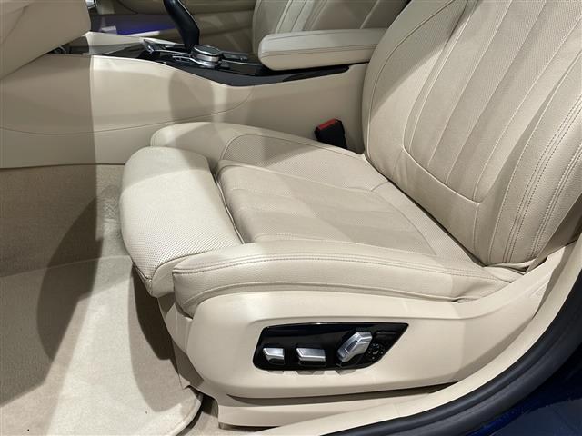 5シリーズ 530iラグジュアリー ハイラインパッケージ アンビエントライト 10.2インチ純正HDDナビ 360度カメラ アダクティブクルーズコントロール レーンキーピングアシスト DSRC アダクティブLEDヘッドライト(9枚目)