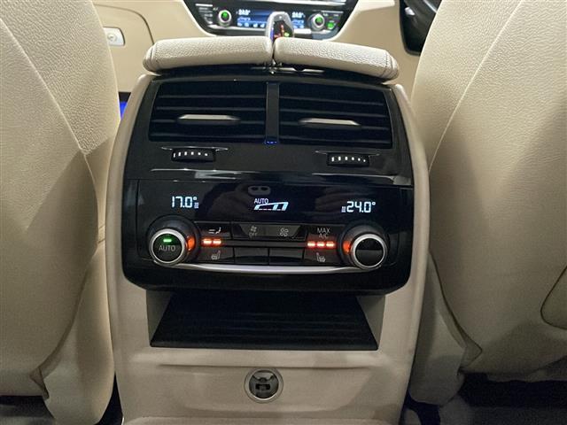 5シリーズ 530iラグジュアリー ハイラインパッケージ アンビエントライト 10.2インチ純正HDDナビ 360度カメラ アダクティブクルーズコントロール レーンキーピングアシスト DSRC アダクティブLEDヘッドライト(12枚目)