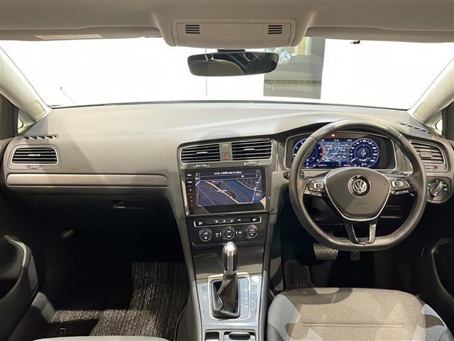 ゴルフ ＴＳＩコンフォートライン　テックエディション　デジタルメータークラスター　アダクティブクルーズコントロール　レーンキープアシスト　ＬＥＤヘッドライト　ドライブレコーダー（5枚目）