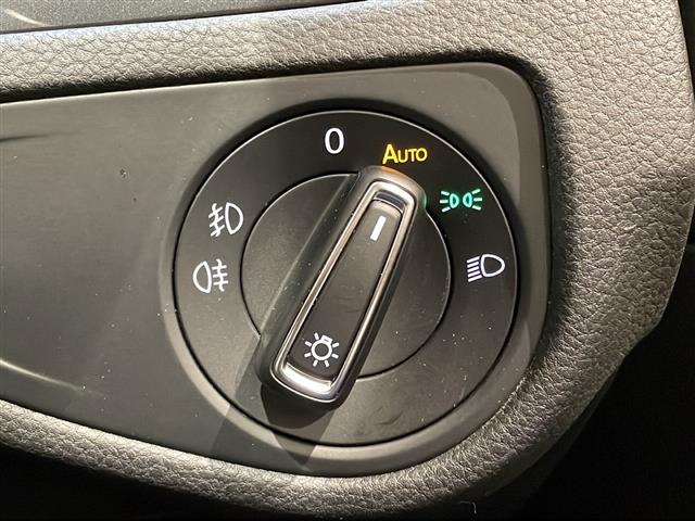 ゴルフ ＴＳＩコンフォートライン　テックエディション　デジタルメータークラスター　アダクティブクルーズコントロール　レーンキープアシスト　ＬＥＤヘッドライト　ドライブレコーダー（12枚目）