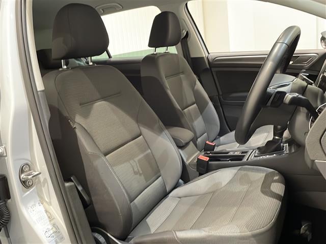 ゴルフ ＴＳＩコンフォートライン　テックエディション　デジタルメータークラスター　アダクティブクルーズコントロール　レーンキープアシスト　ＬＥＤヘッドライト　ドライブレコーダー（21枚目）