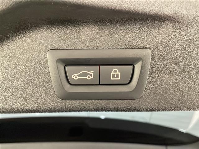 X5 M50i アダプティブクルーズコントロール レーンキピングアシスト ステアリングヒーター シートベンチレーション シートヒーター イージークローズ オプション22インチAW レーダー探知機 ドライブレコーダー(4枚目)