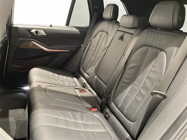 X5 M50i アダプティブクルーズコントロール レーンキピングアシスト ステアリングヒーター シートベンチレーション シートヒーター イージークローズ オプション22インチAW レーダー探知機 ドライブレコーダー(6枚目)