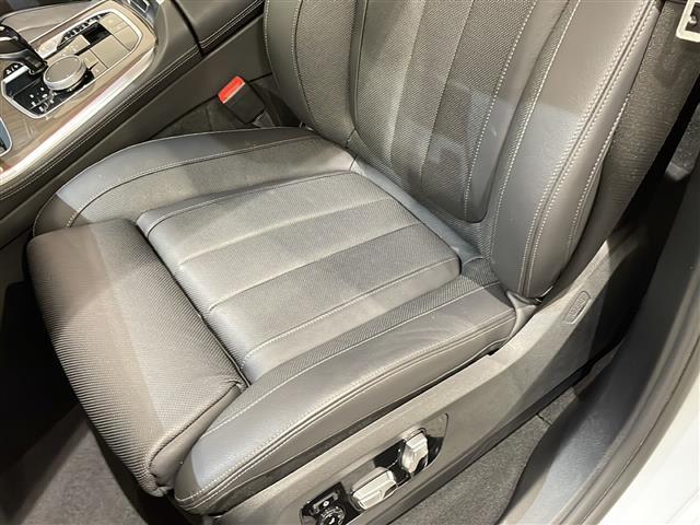 X5 M50i アダプティブクルーズコントロール レーンキピングアシスト ステアリングヒーター シートベンチレーション シートヒーター イージークローズ オプション22インチAW レーダー探知機 ドライブレコーダー(12枚目)