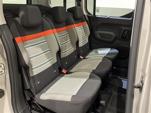 ベルランゴ シャイン　ブルーＨＤｉ　ＸＴＲ　パック　パノラマガラスルーフ　アダプティブクルーズコントロール　レーンキーピングアシスト　ＴＶ　ブラインドスポットモニター　インテリジェントハイビーム　純正ディスプレイオーディオ　バックカメラ　ＥＴＣ（22枚目）