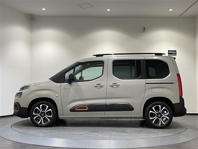 ベルランゴ シャイン　ブルーＨＤｉ　ＸＴＲ　パック　パノラマガラスルーフ　アダプティブクルーズコントロール　レーンキーピングアシスト　ＴＶ　ブラインドスポットモニター　インテリジェントハイビーム　純正ディスプレイオーディオ　バックカメラ　ＥＴＣ（33枚目）