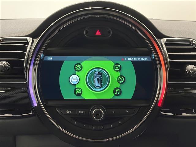MINI クーパー クラブマン ペッパーパッケージ オートスピードコントロール装置 リア・ビュー・カメラ ナビゲーション・システム USB AUX Bluetooth接続 アイドリングストップ オートライト(4枚目)