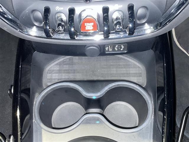 MINI クーパー クラブマン ペッパーパッケージ オートスピードコントロール装置 リア・ビュー・カメラ ナビゲーション・システム USB AUX Bluetooth接続 アイドリングストップ オートライト(17枚目)