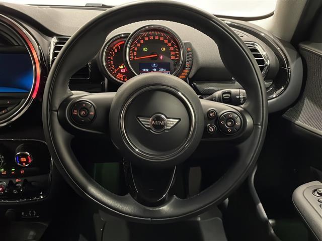 MINI クーパー クラブマン ペッパーパッケージ オートスピードコントロール装置 リア・ビュー・カメラ ナビゲーション・システム USB AUX Bluetooth接続 アイドリングストップ オートライト(20枚目)