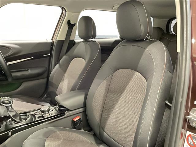 MINI クーパー クラブマン ペッパーパッケージ オートスピードコントロール装置 リア・ビュー・カメラ ナビゲーション・システム USB AUX Bluetooth接続 アイドリングストップ オートライト(25枚目)