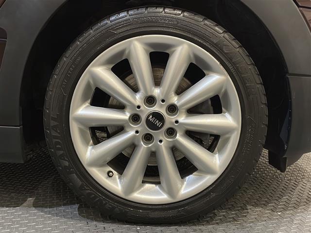 MINI クーパー クラブマン ペッパーパッケージ オートスピードコントロール装置 リア・ビュー・カメラ ナビゲーション・システム USB AUX Bluetooth接続 アイドリングストップ オートライト(41枚目)