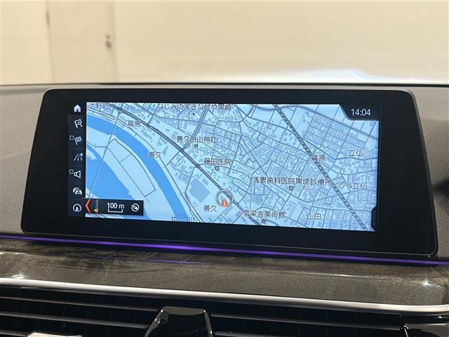 5シリーズ 523d Mスポーツ ヘッドアップディスプレイ ワイヤレスチャージング アダプティブヘッドライト アダプティブクルーズコントロール レーンキピングアシスト パワーバックドア パワーシート ドライブレコーダー ETC(3枚目)
