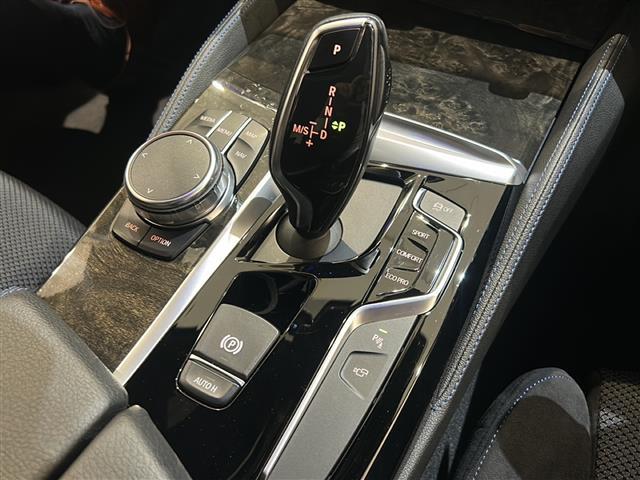 5シリーズ 523d Mスポーツ ヘッドアップディスプレイ ワイヤレスチャージング アダプティブヘッドライト アダプティブクルーズコントロール レーンキピングアシスト パワーバックドア パワーシート ドライブレコーダー ETC(18枚目)