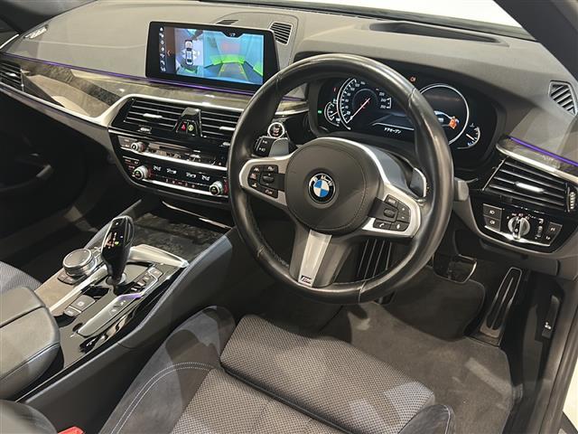 5シリーズ 523d Mスポーツ ヘッドアップディスプレイ ワイヤレスチャージング アダプティブヘッドライト アダプティブクルーズコントロール レーンキピングアシスト パワーバックドア パワーシート ドライブレコーダー ETC(24枚目)