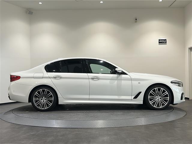 5シリーズ 523d Mスポーツ ヘッドアップディスプレイ ワイヤレスチャージング アダプティブヘッドライト アダプティブクルーズコントロール レーンキピングアシスト パワーバックドア パワーシート ドライブレコーダー ETC(33枚目)