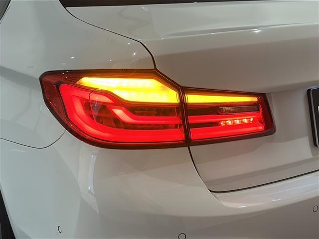 5シリーズ 523d Mスポーツ ヘッドアップディスプレイ ワイヤレスチャージング アダプティブヘッドライト アダプティブクルーズコントロール レーンキピングアシスト パワーバックドア パワーシート ドライブレコーダー ETC(40枚目)