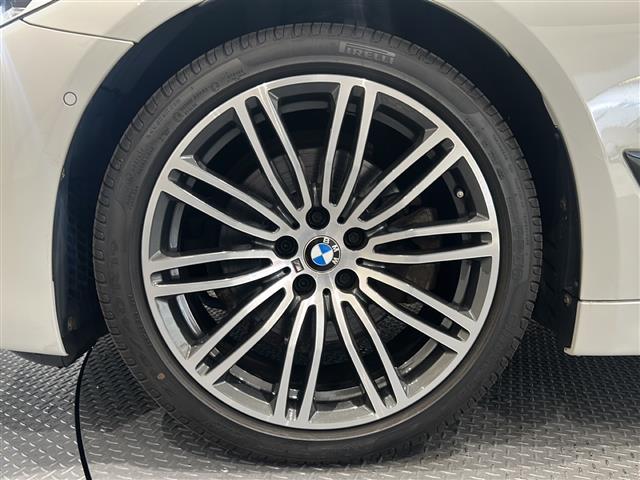 5シリーズ 523d Mスポーツ ヘッドアップディスプレイ ワイヤレスチャージング アダプティブヘッドライト アダプティブクルーズコントロール レーンキピングアシスト パワーバックドア パワーシート ドライブレコーダー ETC(41枚目)