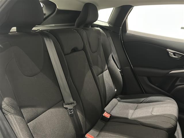 V40 クロスカントリー T3 キネティック レーンキピングアシシト ブラインドスポット・インフォメーション・システム レーン・チェンジ・マージ・エイド クロス・トラフィック・アラート LEDヘッドライト Bluetooth TV バックカメラ(3枚目)