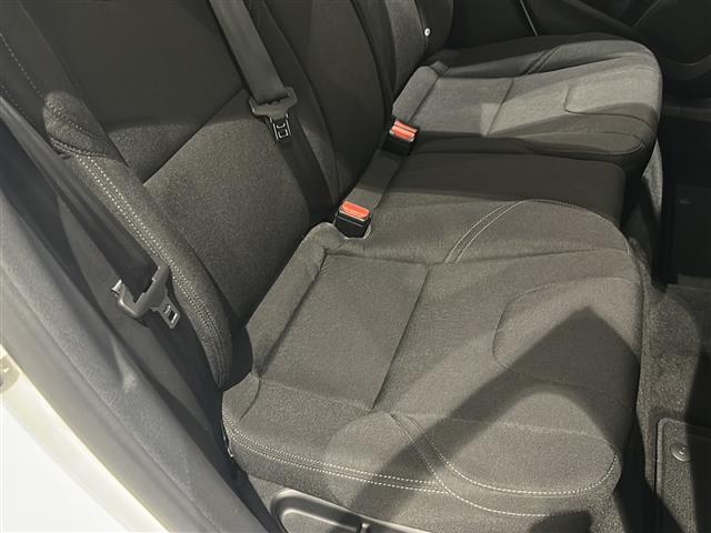 V40 クロスカントリー T3 キネティック レーンキピングアシシト ブラインドスポット・インフォメーション・システム レーン・チェンジ・マージ・エイド クロス・トラフィック・アラート LEDヘッドライト Bluetooth TV バックカメラ(4枚目)