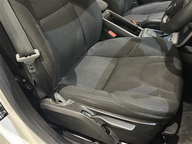 V40 クロスカントリー T3 キネティック レーンキピングアシシト ブラインドスポット・インフォメーション・システム レーン・チェンジ・マージ・エイド クロス・トラフィック・アラート LEDヘッドライト Bluetooth TV バックカメラ(10枚目)