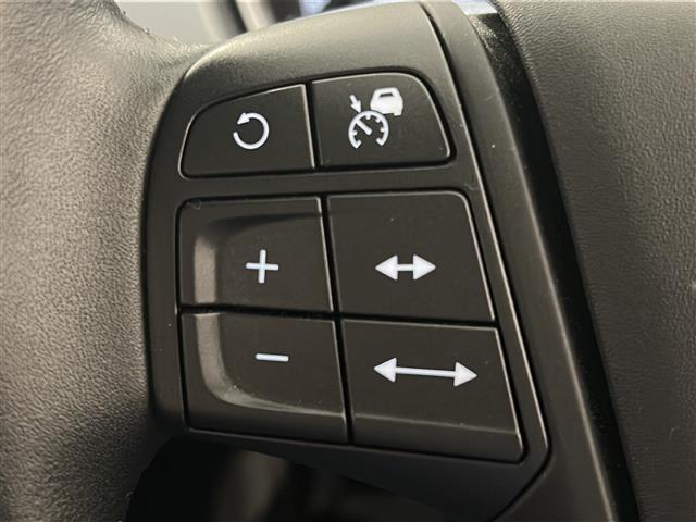 V40 クロスカントリー T3 キネティック レーンキピングアシシト ブラインドスポット・インフォメーション・システム レーン・チェンジ・マージ・エイド クロス・トラフィック・アラート LEDヘッドライト Bluetooth TV バックカメラ(14枚目)