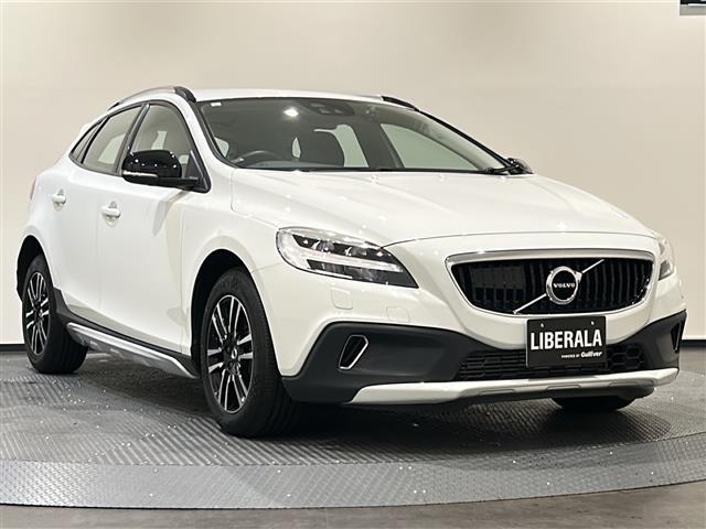 V40 クロスカントリー T3 キネティック レーンキピングアシシト ブラインドスポット・インフォメーション・システム レーン・チェンジ・マージ・エイド クロス・トラフィック・アラート LEDヘッドライト Bluetooth TV バックカメラ(28枚目)