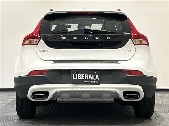 V40 クロスカントリー T3 キネティック レーンキピングアシシト ブラインドスポット・インフォメーション・システム レーン・チェンジ・マージ・エイド クロス・トラフィック・アラート LEDヘッドライト Bluetooth TV バックカメラ(32枚目)