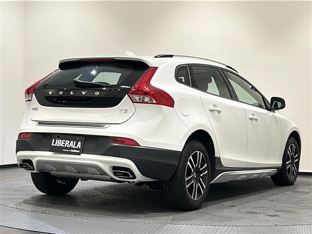 V40 クロスカントリー T3 キネティック レーンキピングアシシト ブラインドスポット・インフォメーション・システム レーン・チェンジ・マージ・エイド クロス・トラフィック・アラート LEDヘッドライト Bluetooth TV バックカメラ(33枚目)