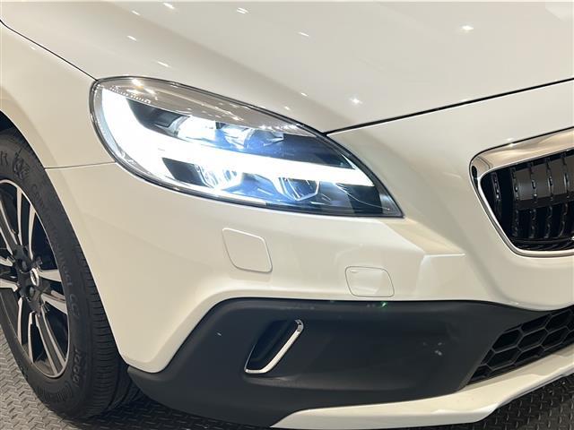 V40 クロスカントリー T3 キネティック レーンキピングアシシト ブラインドスポット・インフォメーション・システム レーン・チェンジ・マージ・エイド クロス・トラフィック・アラート LEDヘッドライト Bluetooth TV バックカメラ(34枚目)