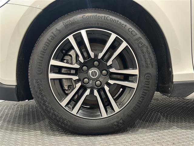 V40 クロスカントリー T3 キネティック レーンキピングアシシト ブラインドスポット・インフォメーション・システム レーン・チェンジ・マージ・エイド クロス・トラフィック・アラート LEDヘッドライト Bluetooth TV バックカメラ(37枚目)